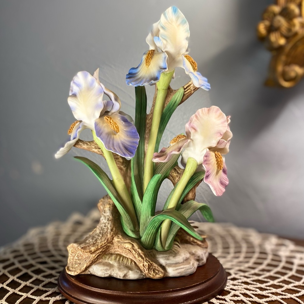 Home Interiors Irises in Bloom Masterpiece Figurine ‘Mary’s Floral Collection’